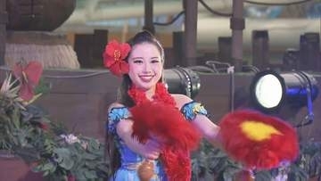 「たくさんの人に笑顔を届けたい」スパリゾートハワイアンズの新人フラガール　ステージデビュー