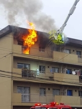「部屋から煙、応答がない」市営団地で火事　男性1人が心肺停止　福島・郡山市
