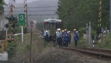 JR磐越東線の踏切で列車にはねられ男性死亡　遮断機降りた後に入ったか　一時運転見合わせ　福島・いわき市
