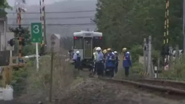JR磐越東線の踏切で列車にはねられ男性死亡　遮断機降りた後に入ったか　一時運転見合わせ　福島・いわき市