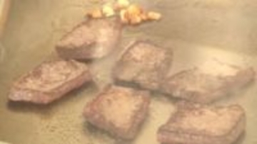 一流シェアがおいしさに舌鼓　ブランド牛「福粕花」をPR　福島