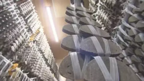 「最高の仕上がり」寒さが生み出す特産品　凍み餅づくり最盛期　福島・葛尾村