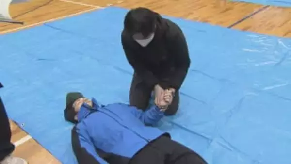 「万全な準備で入山を」警察や自衛隊が山岳救助訓練　去年94件の遭難発生　福島