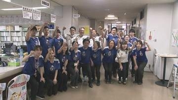 がんばれ日本！町長もサムライブルーに身を包み…町役場でユニホーム着用　福島・楢葉町