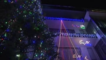 冬の風物詩　夜空彩る白河信用金庫のイルミネーション　福島・白河市