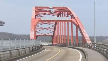 伏木港大橋が約2年3か月ぶりに開通　能登半島地震で被災、復旧工事進められる　国が県に代わり工事実施　富山・高岡市
