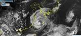 「【大型で非常に強い台風13号】沖縄で「うねりを伴う猛烈な波（9m）」に厳重警戒 奄美は土砂災害に厳重警戒【気象情報】【雨と風のシミュレーション】」の画像1