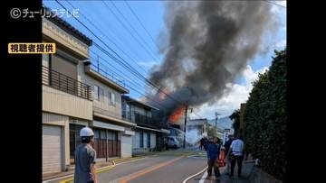 火元は「1階勝手口付近」と判明【実況見分】店舗住宅など4棟焼失の火事、 約165平米が全焼もけが人なし　富山・黒部市