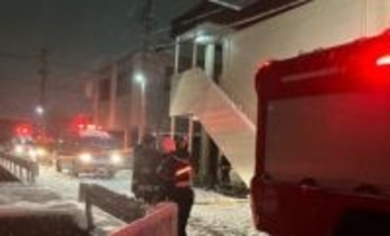【集合住宅で火事】富山市新根塚町「1階窓から白い煙が見える」と通報　集合住宅のトイレでタバコの火が燃え移る　10分後に消し止められ ケガ人なし