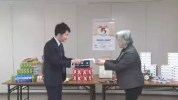 澤田グループがフードバンクとやまへ寄贈　スナック菓子などの食品や日用品372点　ひとり親家庭の支援などに