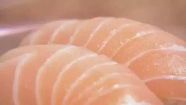 中東情勢悪化でサーモン2割値上げに「大惨事」　輸入サーモンが高騰　寿司店も悲鳴　救世主は“国産”サーモンか　富山