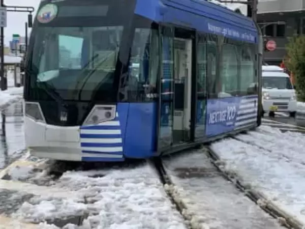 【脱線】万葉線アイトラム回送電車 “広小路電停” 付近で脱線　けが人なし（高岡駅ー米島口間は運休）富山・高岡市　【万葉線 24日正午現在】