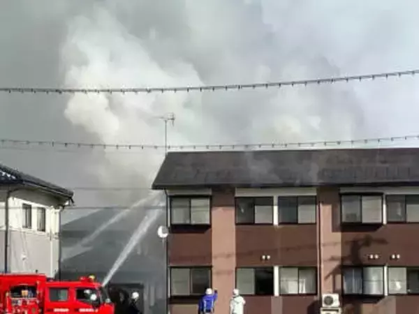 【鎮火】住宅密集地の建物火災　約3時間後の午後2時に消し止められる　富山・滑川市【滑川消防署】