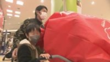 福袋を求めて4000人が列　人気は“１万円”　当日抽選で200個販売　富山市のファボーレ