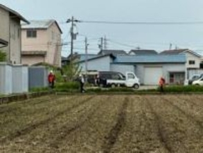 「かまれて出血している」用水からクマ 飛び出し…散歩中の40代女性 顔、頭、首に引っかき傷の「中等症」一夜明けて猟友会などが警戒　富山