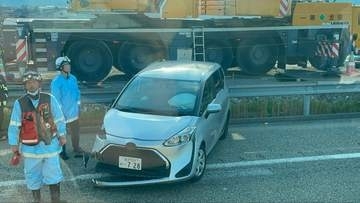 東海北陸道の通行止めは午後7時40分に解除　小矢部砺波JCT～福光IC間の上下線　中央分離帯に乗用車が衝突する事故　富山・南砺市