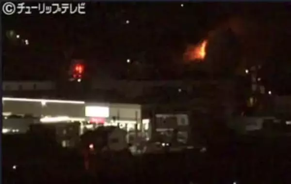 【火事】「裏の家が燃えている」と通報…富山市西長江2丁目付近の住宅街　消防車10台以上が活動中　近くに県立中央病院