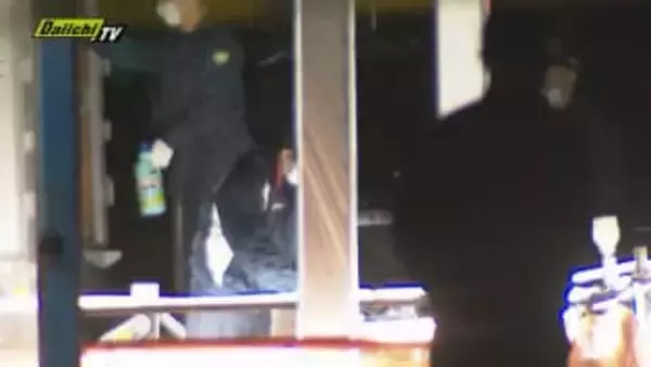 【続報】三島市の工場で切りつけ事件　犯行時にガスマスク着用し漂白剤をまいたか　計15人がけが　38歳の男を現行犯逮捕（静岡・三島市）