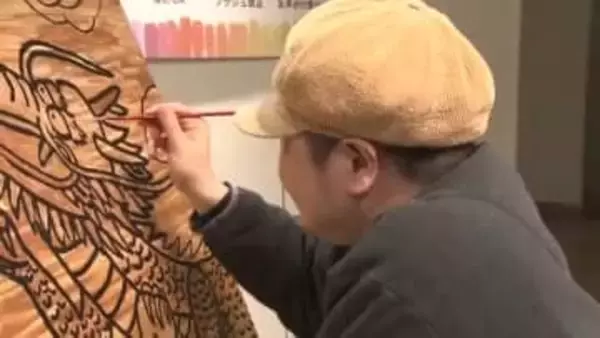 鮮やかな色彩と大胆な筆致　自閉症の画家・太田宏介さんが名古屋で初の作品展を開催中