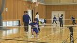 「人気拡大中のニュースポーツ　ピックルボールを中学生が体験　山口・宇部」の画像1