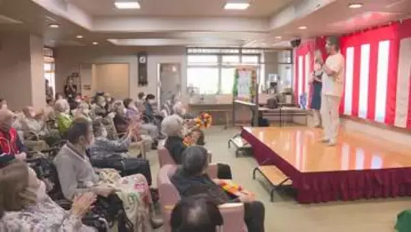 「水戸黄門」の飛猿が交流　俳優の野村将希さんが高齢者施設を訪問　山口