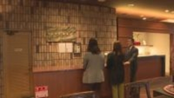 フグの尾びれを絵の具に…廃材を使ったアート作品を展示　山口・下関