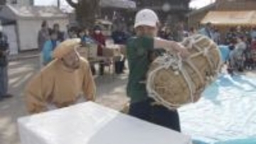 8人挑戦し成功1人　俵を担いで運試し　妙見宮鷲頭寺で商売繁盛願う「大黒市」　山口・下松