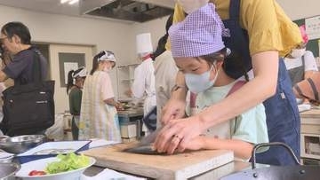 親子でアジの三枚おろしに挑戦「初めてだけど上手にできた！」頑張ってさばいたアジは竜田揚げに