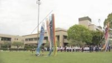 大きなこいのぼりにびっくり　園児参加のこいのぼりまつり　山口・下松