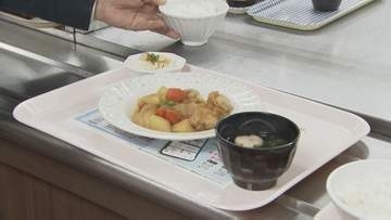西京銀行が周南公立大学に学食トレーを寄贈　山口・周南