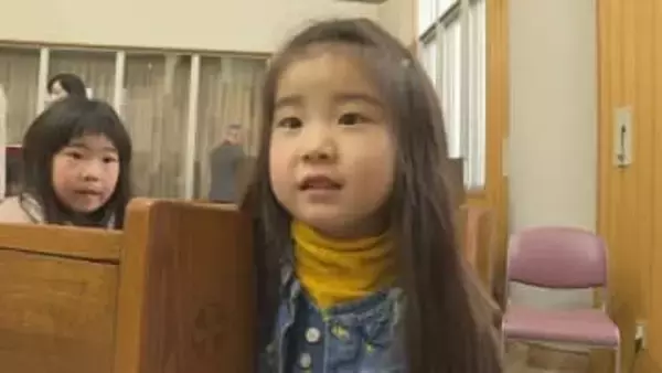 クリスマスに教会でミサ　パイプオルガンの音色とともに聖歌も響き渡り厳かな雰囲気に…園児らも参加　山口