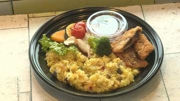 減塩で野菜たっぷり！総菜店と大学生が共同開発「世界を旅するくじら弁当」販売