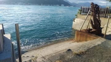 関門海峡に車転落　海中で心肺停止の男性1人を発見　山口県下関市