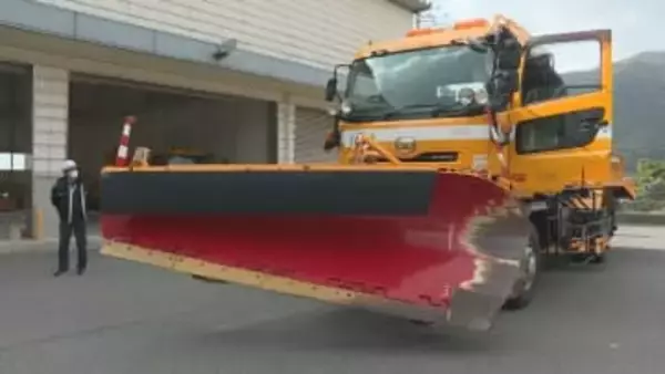 雪の災害に備えて 冬の訪れ前に除雪業者が機械の操作を確認　山口
