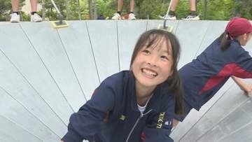 中学生が公園の彫刻を清掃「心が気持ちよくなった」身近にある芸術の魅力に触れる