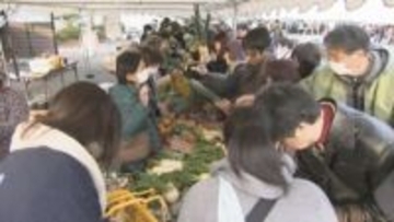 正月飾りや野菜が人気　恒例の年末朝市にぎわう　山口