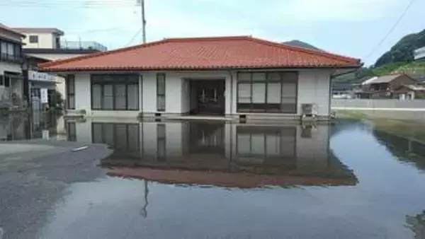港付近では建物のそばまで海水が「今回はいつもよりひどい」一時1744世帯に避難指示　山口・長門、萩