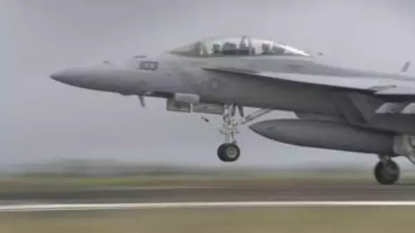 アメリカ軍岩国基地所属の空母艦載機も参加　硫黄島FCLP報道公開