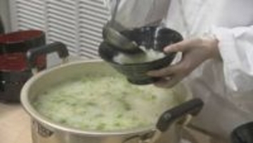 「暴飲暴食…胃を休める意味で」　無病息災を願う“七草がゆ”　防府天満宮