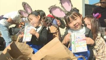 園児がハロウィーンパレードで地域と交流「楽しかった！」たくさんお菓子をもらって大満足