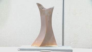 400年の歴史“萩焼”の宗家「坂髙麗左衛門」襲名後、県内初の個展「自分ならではの個性も足していけたら」10月5日まで