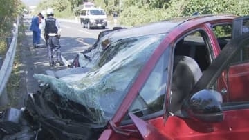 乗用車と大型トラックが衝突…対向車線にはみ出したか？乗用車運転の男性(25)死亡　現場は一時全面通行止めに　山口