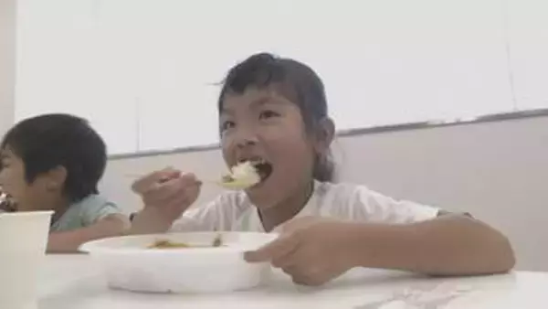 カレーにおかわりの行列！“キッズレストラン”「最高に楽しかった」子どもたちの夏休みの思い出に