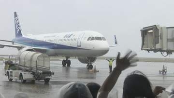 山口宇部空港開港60周年「飛行機が大きくて迫力あった！」記念式典や航空機見学会などでにぎわい