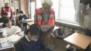 命を守る力を育む 児童が避難行動計画表”マイ・タイムライン”作成 防災士と避難ルートを確認　山口・防府