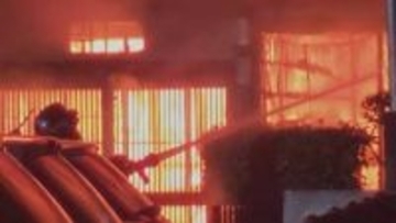 遺体は75歳の男性か　JR山口駅近くの住宅地で2棟全焼　焼け跡から男性の遺体　山口