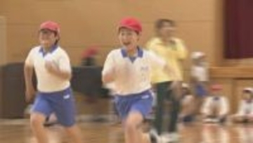 ユニクロ女子陸上部が小学生にランニング指導　山口