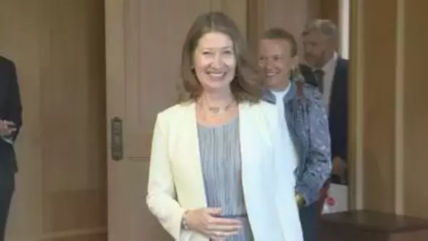 スウェーデン駐日大使「交流を深めたい」　絵画展開催にあわせ初の来県　山口