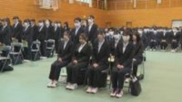「やさしい看護師になります」　看護学校で入学式　山口・萩