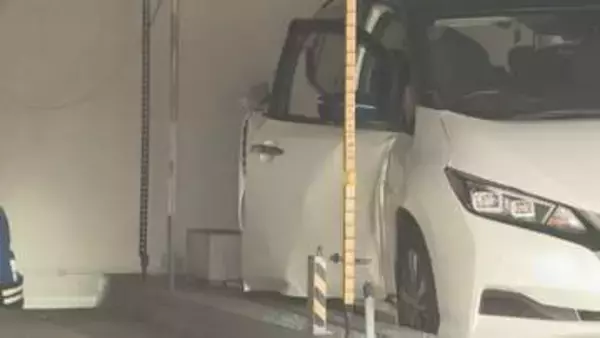 マンション駐車場で５０代女性が乗用車にはねられ死亡　山口・岩国